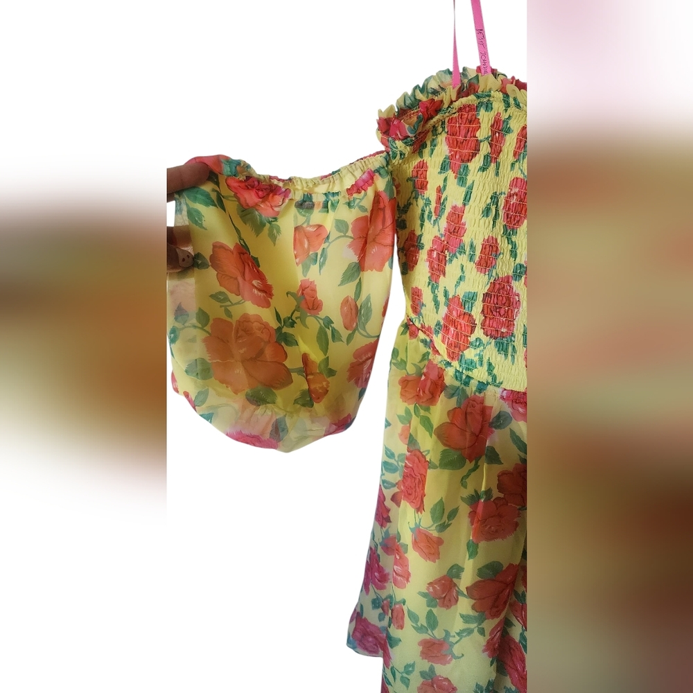 Betsy Johnson smocked Dress Floral Dress - Picture 3 of 4